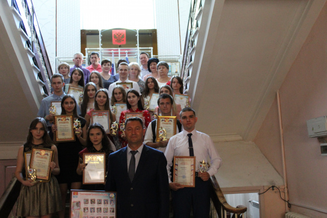 Чествование выпускников 2019-2020 учебного года